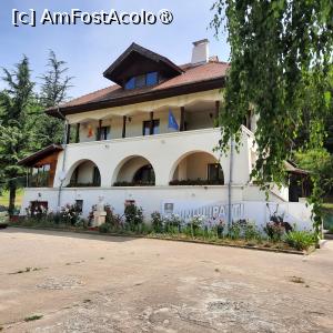 P05 [JUN-2024] Ciolcești, Argeș, Casa Memorială Dinu Lipatti văzută dinspre sud