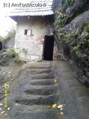 [P30] 30. Intrarea în „Peștera Moșului”. » foto by msnd
 - 
<span class="allrVoted glyphicon glyphicon-heart hidden" id="av1504628"></span>
<a class="m-l-10 hidden" id="sv1504628" onclick="voting_Foto_DelVot(,1504628,4219)" role="button">șterge vot <span class="glyphicon glyphicon-remove"></span></a>
<a id="v91504628" class=" c-red"  onclick="voting_Foto_SetVot(1504628)" role="button"><span class="glyphicon glyphicon-heart-empty"></span> <b>LIKE</b> = Votează poza</a> <img class="hidden"  id="f1504628W9" src="/imagini/loader.gif" border="0" /><span class="AjErrMes hidden" id="e1504628ErM"></span>