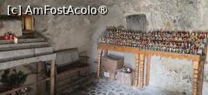 [P38] 38. În pronaosul bisericii vechi. » foto by msnd
 - 
<span class="allrVoted glyphicon glyphicon-heart hidden" id="av1504636"></span>
<a class="m-l-10 hidden" id="sv1504636" onclick="voting_Foto_DelVot(,1504636,4219)" role="button">șterge vot <span class="glyphicon glyphicon-remove"></span></a>
<a id="v91504636" class=" c-red"  onclick="voting_Foto_SetVot(1504636)" role="button"><span class="glyphicon glyphicon-heart-empty"></span> <b>LIKE</b> = Votează poza</a> <img class="hidden"  id="f1504636W9" src="/imagini/loader.gif" border="0" /><span class="AjErrMes hidden" id="e1504636ErM"></span>