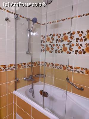 [P30] Baia apartamentului » foto by crismis
 - 
<span class="allrVoted glyphicon glyphicon-heart hidden" id="av1478994"></span>
<a class="m-l-10 hidden" id="sv1478994" onclick="voting_Foto_DelVot(,1478994,4223)" role="button">șterge vot <span class="glyphicon glyphicon-remove"></span></a>
<a id="v91478994" class=" c-red"  onclick="voting_Foto_SetVot(1478994)" role="button"><span class="glyphicon glyphicon-heart-empty"></span> <b>LIKE</b> = Votează poza</a> <img class="hidden"  id="f1478994W9" src="/imagini/loader.gif" border="0" /><span class="AjErrMes hidden" id="e1478994ErM"></span>