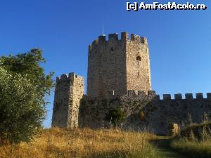 [P64] Castelul Platamon - impozantul turn în care am constatat prea târziu cu nu puteam urca iar buzele ne-au rămas umflate. Şi ale urmaşilor, desigur.  » foto by le_maitre
 - 
<span class="allrVoted glyphicon glyphicon-heart hidden" id="av537361"></span>
<a class="m-l-10 hidden" id="sv537361" onclick="voting_Foto_DelVot(,537361,4228)" role="button">șterge vot <span class="glyphicon glyphicon-remove"></span></a>
<a id="v9537361" class=" c-red"  onclick="voting_Foto_SetVot(537361)" role="button"><span class="glyphicon glyphicon-heart-empty"></span> <b>LIKE</b> = Votează poza</a> <img class="hidden"  id="f537361W9" src="/imagini/loader.gif" border="0" /><span class="AjErrMes hidden" id="e537361ErM"></span>