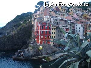 [P105] Riomaggiore » foto by Mika
 - 
<span class="allrVoted glyphicon glyphicon-heart hidden" id="av687349"></span>
<a class="m-l-10 hidden" id="sv687349" onclick="voting_Foto_DelVot(,687349,4285)" role="button">șterge vot <span class="glyphicon glyphicon-remove"></span></a>
<a id="v9687349" class=" c-red"  onclick="voting_Foto_SetVot(687349)" role="button"><span class="glyphicon glyphicon-heart-empty"></span> <b>LIKE</b> = Votează poza</a> <img class="hidden"  id="f687349W9" src="/imagini/loader.gif" border="0" /><span class="AjErrMes hidden" id="e687349ErM"></span>