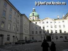[P20] Innsbruck - In curtea Palatul Imperial Hofburn al Împărătesei Maria Tereza. Nu am intrat. » foto by popescu.borsa*
 - 
<span class="allrVoted glyphicon glyphicon-heart hidden" id="av178786"></span>
<a class="m-l-10 hidden" id="sv178786" onclick="voting_Foto_DelVot(,178786,4343)" role="button">șterge vot <span class="glyphicon glyphicon-remove"></span></a>
<a id="v9178786" class=" c-red"  onclick="voting_Foto_SetVot(178786)" role="button"><span class="glyphicon glyphicon-heart-empty"></span> <b>LIKE</b> = Votează poza</a> <img class="hidden"  id="f178786W9" src="/imagini/loader.gif" border="0" /><span class="AjErrMes hidden" id="e178786ErM"></span>