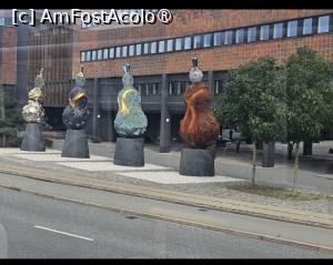 [P18] Cele patru personaje colorate ale artistului danez Bjørn Nørgaard, lucrarea „Tumlinger på livets vej”,care reprezintă etapele vieții – copilăria, tinerețea, maturitatea și bătrânețea » foto by Opelantara
 - 
<span class="allrVoted glyphicon glyphicon-heart hidden" id="av1544132"></span>
<a class="m-l-10 hidden" id="sv1544132" onclick="voting_Foto_DelVot(,1544132,4424)" role="button">șterge vot <span class="glyphicon glyphicon-remove"></span></a>
<a id="v91544132" class=" c-red"  onclick="voting_Foto_SetVot(1544132)" role="button"><span class="glyphicon glyphicon-heart-empty"></span> <b>LIKE</b> = Votează poza</a> <img class="hidden"  id="f1544132W9" src="/imagini/loader.gif" border="0" /><span class="AjErrMes hidden" id="e1544132ErM"></span>