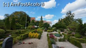 [P63] De prin sate / noi avem cimitirul vesel, la ei e cimitirul grădină » foto by Dragoș_MD
 - 
<span class="allrVoted glyphicon glyphicon-heart hidden" id="av1512581"></span>
<a class="m-l-10 hidden" id="sv1512581" onclick="voting_Foto_DelVot(,1512581,4424)" role="button">șterge vot <span class="glyphicon glyphicon-remove"></span></a>
<a id="v91512581" class=" c-red"  onclick="voting_Foto_SetVot(1512581)" role="button"><span class="glyphicon glyphicon-heart-empty"></span> <b>LIKE</b> = Votează poza</a> <img class="hidden"  id="f1512581W9" src="/imagini/loader.gif" border="0" /><span class="AjErrMes hidden" id="e1512581ErM"></span>