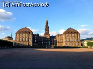 P02 [OCT-2019] Palatul Christianborg – care găzduieşte Parlamentul danez