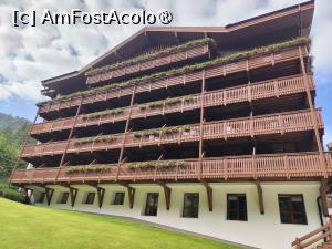 [P02] Teleferic Grand Hotel - vedere din spate, din zona cu jacuzzi » foto by crismis
 - 
<span class="allrVoted glyphicon glyphicon-heart hidden" id="av1493411"></span>
<a class="m-l-10 hidden" id="sv1493411" onclick="voting_Foto_DelVot(,1493411,4449)" role="button">șterge vot <span class="glyphicon glyphicon-remove"></span></a>
<a id="v91493411" class=" c-red"  onclick="voting_Foto_SetVot(1493411)" role="button"><span class="glyphicon glyphicon-heart-empty"></span> <b>LIKE</b> = Votează poza</a> <img class="hidden"  id="f1493411W9" src="/imagini/loader.gif" border="0" /><span class="AjErrMes hidden" id="e1493411ErM"></span>
