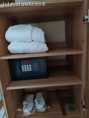 [P08] Camera standard parter fără balcon » foto by crismis
 - 
<span class="allrVoted glyphicon glyphicon-heart hidden" id="av1493417"></span>
<a class="m-l-10 hidden" id="sv1493417" onclick="voting_Foto_DelVot(,1493417,4449)" role="button">șterge vot <span class="glyphicon glyphicon-remove"></span></a>
<a id="v91493417" class=" c-red"  onclick="voting_Foto_SetVot(1493417)" role="button"><span class="glyphicon glyphicon-heart-empty"></span> <b>LIKE</b> = Votează poza</a> <img class="hidden"  id="f1493417W9" src="/imagini/loader.gif" border="0" /><span class="AjErrMes hidden" id="e1493417ErM"></span>