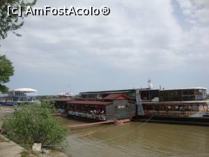 [P16] Alte nave-restaurant ancorate lângă faleza de la Galați.  » foto by Floryn81
 - 
<span class="allrVoted glyphicon glyphicon-heart hidden" id="av852606"></span>
<a class="m-l-10 hidden" id="sv852606" onclick="voting_Foto_DelVot(,852606,4457)" role="button">șterge vot <span class="glyphicon glyphicon-remove"></span></a>
<a id="v9852606" class=" c-red"  onclick="voting_Foto_SetVot(852606)" role="button"><span class="glyphicon glyphicon-heart-empty"></span> <b>LIKE</b> = Votează poza</a> <img class="hidden"  id="f852606W9" src="/imagini/loader.gif" border="0" /><span class="AjErrMes hidden" id="e852606ErM"></span>