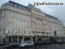 [P10] Cladirea frumoasa a Hotelului Carlton din Bratislava » foto by ileanaxperta*
 - 
<span class="allrVoted glyphicon glyphicon-heart hidden" id="av267445"></span>
<a class="m-l-10 hidden" id="sv267445" onclick="voting_Foto_DelVot(,267445,4596)" role="button">șterge vot <span class="glyphicon glyphicon-remove"></span></a>
<a id="v9267445" class=" c-red"  onclick="voting_Foto_SetVot(267445)" role="button"><span class="glyphicon glyphicon-heart-empty"></span> <b>LIKE</b> = Votează poza</a> <img class="hidden"  id="f267445W9" src="/imagini/loader.gif" border="0" /><span class="AjErrMes hidden" id="e267445ErM"></span>