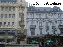 [P17] Piata centrala a orasului vechi, cu Fantana lui Maximilian in centru si in fundal, dreapta, este cafeneaua cu acelasi nume, din Bratislava » foto by ileanaxperta*
 - 
<span class="allrVoted glyphicon glyphicon-heart hidden" id="av267459"></span>
<a class="m-l-10 hidden" id="sv267459" onclick="voting_Foto_DelVot(,267459,4596)" role="button">șterge vot <span class="glyphicon glyphicon-remove"></span></a>
<a id="v9267459" class=" c-red"  onclick="voting_Foto_SetVot(267459)" role="button"><span class="glyphicon glyphicon-heart-empty"></span> <b>LIKE</b> = Votează poza</a> <img class="hidden"  id="f267459W9" src="/imagini/loader.gif" border="0" /><span class="AjErrMes hidden" id="e267459ErM"></span>