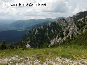 [P33] Cabana Muntele Roșu, mică de tot, văzută din Șaua Zăganu » foto by Mika
 - 
<span class="allrVoted glyphicon glyphicon-heart hidden" id="av1080457"></span>
<a class="m-l-10 hidden" id="sv1080457" onclick="voting_Foto_DelVot(,1080457,4696)" role="button">șterge vot <span class="glyphicon glyphicon-remove"></span></a>
<a id="v91080457" class=" c-red"  onclick="voting_Foto_SetVot(1080457)" role="button"><span class="glyphicon glyphicon-heart-empty"></span> <b>LIKE</b> = Votează poza</a> <img class="hidden"  id="f1080457W9" src="/imagini/loader.gif" border="0" /><span class="AjErrMes hidden" id="e1080457ErM"></span>