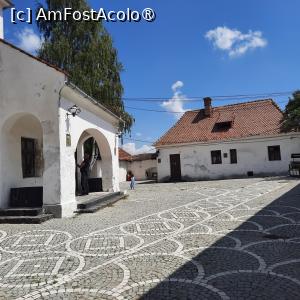 [P26] Brașov, Cetățuia de la Straja, Curtea interioară în partea de est, în plan secund o clădire cândva Vinotecă » foto by mprofeanu
 - 
<span class="allrVoted glyphicon glyphicon-heart hidden" id="av1436572"></span>
<a class="m-l-10 hidden" id="sv1436572" onclick="voting_Foto_DelVot(,1436572,4703)" role="button">șterge vot <span class="glyphicon glyphicon-remove"></span></a>
<a id="v91436572" class=" c-red"  onclick="voting_Foto_SetVot(1436572)" role="button"><span class="glyphicon glyphicon-heart-empty"></span> <b>LIKE</b> = Votează poza</a> <img class="hidden"  id="f1436572W9" src="/imagini/loader.gif" border="0" /><span class="AjErrMes hidden" id="e1436572ErM"></span>