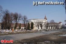 P01 [MAR-2012] Cetatea bisericească din Prejmer, văzută din parcarea de peste drum