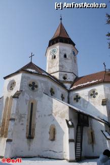 P13 [MAR-2012] Latura estică a bisericii 'Sfânta Cruce', cu turla cu ceas.