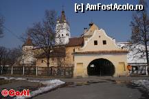 [P35] Intrarea în cetatea bisericească din Hărman, forte asemănătoare cu cea din Prejmer » foto by Costi
 - 
<span class="allrVoted glyphicon glyphicon-heart hidden" id="av307591"></span>
<a class="m-l-10 hidden" id="sv307591" onclick="voting_Foto_DelVot(,307591,4703)" role="button">șterge vot <span class="glyphicon glyphicon-remove"></span></a>
<a id="v9307591" class=" c-red"  onclick="voting_Foto_SetVot(307591)" role="button"><span class="glyphicon glyphicon-heart-empty"></span> <b>LIKE</b> = Votează poza</a> <img class="hidden"  id="f307591W9" src="/imagini/loader.gif" border="0" /><span class="AjErrMes hidden" id="e307591ErM"></span>