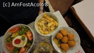 [P68] da Otello - salata, focaccia, mozzarella pane » foto by Dragoș_MD
 - 
<span class="allrVoted glyphicon glyphicon-heart hidden" id="av1473309"></span>
<a class="m-l-10 hidden" id="sv1473309" onclick="voting_Foto_DelVot(,1473309,4732)" role="button">șterge vot <span class="glyphicon glyphicon-remove"></span></a>
<a id="v91473309" class=" c-red"  onclick="voting_Foto_SetVot(1473309)" role="button"><span class="glyphicon glyphicon-heart-empty"></span> <b>LIKE</b> = Votează poza</a> <img class="hidden"  id="f1473309W9" src="/imagini/loader.gif" border="0" /><span class="AjErrMes hidden" id="e1473309ErM"></span>