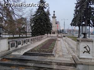 [P13] Monument ostaș sovietic Kosice » foto by pacala_pm
 - 
<span class="allrVoted glyphicon glyphicon-heart hidden" id="av1465081"></span>
<a class="m-l-10 hidden" id="sv1465081" onclick="voting_Foto_DelVot(,1465081,4763)" role="button">șterge vot <span class="glyphicon glyphicon-remove"></span></a>
<a id="v91465081" class=" c-red"  onclick="voting_Foto_SetVot(1465081)" role="button"><span class="glyphicon glyphicon-heart-empty"></span> <b>LIKE</b> = Votează poza</a> <img class="hidden"  id="f1465081W9" src="/imagini/loader.gif" border="0" /><span class="AjErrMes hidden" id="e1465081ErM"></span>