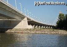 [P74] Croazieră cu vaporașul pe Dunăre : trecem pe sub podul Megyeri, admirându-i silueta elegantă și modernă » foto by mariana.olaru
 - 
<span class="allrVoted glyphicon glyphicon-heart hidden" id="av309726"></span>
<a class="m-l-10 hidden" id="sv309726" onclick="voting_Foto_DelVot(,309726,4763)" role="button">șterge vot <span class="glyphicon glyphicon-remove"></span></a>
<a id="v9309726" class=" c-red"  onclick="voting_Foto_SetVot(309726)" role="button"><span class="glyphicon glyphicon-heart-empty"></span> <b>LIKE</b> = Votează poza</a> <img class="hidden"  id="f309726W9" src="/imagini/loader.gif" border="0" /><span class="AjErrMes hidden" id="e309726ErM"></span>