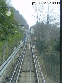P12 [JAN-2007] Pe aici urca funicularul pe traseul Como - Brunate. Sunt vreo 700-800 metri, iar calatoria dureaza 7-8 minute.