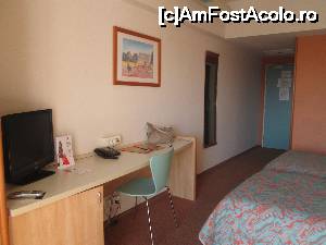 [P07] Hotel Ibis-Camera dubla standard, curata dar fara pic de personalitate.  » foto by Floria
 - 
<span class="allrVoted glyphicon glyphicon-heart hidden" id="av697148"></span>
<a class="m-l-10 hidden" id="sv697148" onclick="voting_Foto_DelVot(,697148,4877)" role="button">șterge vot <span class="glyphicon glyphicon-remove"></span></a>
<a id="v9697148" class=" c-red"  onclick="voting_Foto_SetVot(697148)" role="button"><span class="glyphicon glyphicon-heart-empty"></span> <b>LIKE</b> = Votează poza</a> <img class="hidden"  id="f697148W9" src="/imagini/loader.gif" border="0" /><span class="AjErrMes hidden" id="e697148ErM"></span>