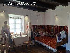 [P46] Cula Cernăteștilor, 'Interior de casă tradițională oltenească' la etajul doi tavan tot cu grinzi de lemn » foto by mprofeanu
 - 
<span class="allrVoted glyphicon glyphicon-heart hidden" id="av1511131"></span>
<a class="m-l-10 hidden" id="sv1511131" onclick="voting_Foto_DelVot(,1511131,4898)" role="button">șterge vot <span class="glyphicon glyphicon-remove"></span></a>
<a id="v91511131" class=" c-red"  onclick="voting_Foto_SetVot(1511131)" role="button"><span class="glyphicon glyphicon-heart-empty"></span> <b>LIKE</b> = Votează poza</a> <img class="hidden"  id="f1511131W9" src="/imagini/loader.gif" border="0" /><span class="AjErrMes hidden" id="e1511131ErM"></span>