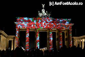 [P03] Au crescut trandafiri pe Brandenburger Tor » foto by MCM
 - 
<span class="allrVoted glyphicon glyphicon-heart hidden" id="av478858"></span>
<a class="m-l-10 hidden" id="sv478858" onclick="voting_Foto_DelVot(,478858,4900)" role="button">șterge vot <span class="glyphicon glyphicon-remove"></span></a>
<a id="v9478858" class=" c-red"  onclick="voting_Foto_SetVot(478858)" role="button"><span class="glyphicon glyphicon-heart-empty"></span> <b>LIKE</b> = Votează poza</a> <img class="hidden"  id="f478858W9" src="/imagini/loader.gif" border="0" /><span class="AjErrMes hidden" id="e478858ErM"></span>