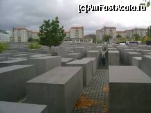 [P01] monument in memoria holocaustului - pe stanga cum mergi dinspre Brandenburg spre Potsdamer Platz. » foto by zenobia*
 - 
<span class="allrVoted glyphicon glyphicon-heart hidden" id="av47916"></span>
<a class="m-l-10 hidden" id="sv47916" onclick="voting_Foto_DelVot(,47916,4900)" role="button">șterge vot <span class="glyphicon glyphicon-remove"></span></a>
<a id="v947916" class=" c-red"  onclick="voting_Foto_SetVot(47916)" role="button"><span class="glyphicon glyphicon-heart-empty"></span> <b>LIKE</b> = Votează poza</a> <img class="hidden"  id="f47916W9" src="/imagini/loader.gif" border="0" /><span class="AjErrMes hidden" id="e47916ErM"></span>