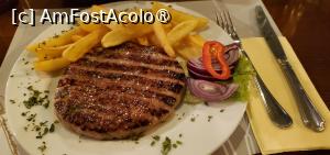 [P07] traditionala Plescavita la restaurant Veranda » foto by ionyde
 - 
<span class="allrVoted glyphicon glyphicon-heart hidden" id="av1504914"></span>
<a class="m-l-10 hidden" id="sv1504914" onclick="voting_Foto_DelVot(,1504914,4928)" role="button">șterge vot <span class="glyphicon glyphicon-remove"></span></a>
<a id="v91504914" class=" c-red"  onclick="voting_Foto_SetVot(1504914)" role="button"><span class="glyphicon glyphicon-heart-empty"></span> <b>LIKE</b> = Votează poza</a> <img class="hidden"  id="f1504914W9" src="/imagini/loader.gif" border="0" /><span class="AjErrMes hidden" id="e1504914ErM"></span>