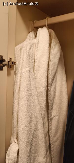 [P22] Avem și halate de baie... » foto by tata123 🔱
 - 
<span class="allrVoted glyphicon glyphicon-heart hidden" id="av1521707"></span>
<a class="m-l-10 hidden" id="sv1521707" onclick="voting_Foto_DelVot(,1521707,4946)" role="button">șterge vot <span class="glyphicon glyphicon-remove"></span></a>
<a id="v91521707" class=" c-red"  onclick="voting_Foto_SetVot(1521707)" role="button"><span class="glyphicon glyphicon-heart-empty"></span> <b>LIKE</b> = Votează poza</a> <img class="hidden"  id="f1521707W9" src="/imagini/loader.gif" border="0" /><span class="AjErrMes hidden" id="e1521707ErM"></span>