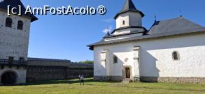 [P03] Bucovina in 4 zile - Biserica  Manastirii Zamca. » foto by iulianic
 - 
<span class="allrVoted glyphicon glyphicon-heart hidden" id="av1543122"></span>
<a class="m-l-10 hidden" id="sv1543122" onclick="voting_Foto_DelVot(,1543122,5114)" role="button">șterge vot <span class="glyphicon glyphicon-remove"></span></a>
<a id="v91543122" class=" c-red"  onclick="voting_Foto_SetVot(1543122)" role="button"><span class="glyphicon glyphicon-heart-empty"></span> <b>LIKE</b> = Votează poza</a> <img class="hidden"  id="f1543122W9" src="/imagini/loader.gif" border="0" /><span class="AjErrMes hidden" id="e1543122ErM"></span>