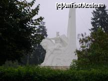 [P06] Radauti - statuia ecvestra a lui Bogdan I, in apropierea Manastirii Bogdana » foto by biancuta
 - 
<span class="allrVoted glyphicon glyphicon-heart hidden" id="av141718"></span>
<a class="m-l-10 hidden" id="sv141718" onclick="voting_Foto_DelVot(,141718,5114)" role="button">șterge vot <span class="glyphicon glyphicon-remove"></span></a>
<a id="v9141718" class=" c-red"  onclick="voting_Foto_SetVot(141718)" role="button"><span class="glyphicon glyphicon-heart-empty"></span> <b>LIKE</b> = Votează poza</a> <img class="hidden"  id="f141718W9" src="/imagini/loader.gif" border="0" /><span class="AjErrMes hidden" id="e141718ErM"></span>