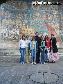 [P06] o parte din grup la Voronet , in fata celebrei scene a ,,Judecatii de apoi' » foto by mirelaviolet
 - 
<span class="allrVoted glyphicon glyphicon-heart hidden" id="av158966"></span>
<a class="m-l-10 hidden" id="sv158966" onclick="voting_Foto_DelVot(,158966,5114)" role="button">șterge vot <span class="glyphicon glyphicon-remove"></span></a>
<a id="v9158966" class=" c-red"  onclick="voting_Foto_SetVot(158966)" role="button"><span class="glyphicon glyphicon-heart-empty"></span> <b>LIKE</b> = Votează poza</a> <img class="hidden"  id="f158966W9" src="/imagini/loader.gif" border="0" /><span class="AjErrMes hidden" id="e158966ErM"></span>