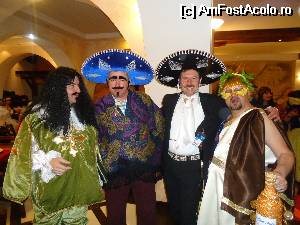 [P09] un muşchetar, doi mexicani şi un roman (iute la mânie!) la carnavalul AFA!  » foto by marocanu21
 - 
<span class="allrVoted glyphicon glyphicon-heart hidden" id="av514635"></span>
<a class="m-l-10 hidden" id="sv514635" onclick="voting_Foto_DelVot(,514635,5116)" role="button">șterge vot <span class="glyphicon glyphicon-remove"></span></a>
<a id="v9514635" class=" c-red"  onclick="voting_Foto_SetVot(514635)" role="button"><span class="glyphicon glyphicon-heart-empty"></span> <b>LIKE</b> = Votează poza</a> <img class="hidden"  id="f514635W9" src="/imagini/loader.gif" border="0" /><span class="AjErrMes hidden" id="e514635ErM"></span>