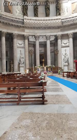 [P26] Catedrala mitropolitană Santa María de la Asunción sau San Gennaro este cea mai importantă clădire religioasă de văzut în Napoli. » foto by balasa violeta
 - 
<span class="allrVoted glyphicon glyphicon-heart hidden" id="av1393816"></span>
<a class="m-l-10 hidden" id="sv1393816" onclick="voting_Foto_DelVot(,1393816,5128)" role="button">șterge vot <span class="glyphicon glyphicon-remove"></span></a>
<a id="v91393816" class=" c-red"  onclick="voting_Foto_SetVot(1393816)" role="button"><span class="glyphicon glyphicon-heart-empty"></span> <b>LIKE</b> = Votează poza</a> <img class="hidden"  id="f1393816W9" src="/imagini/loader.gif" border="0" /><span class="AjErrMes hidden" id="e1393816ErM"></span>