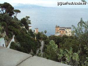 [P01] Vedere de pe colina Posillipo, cu Palazzo Donn'Alba şi cu Vezuviul în fundal » foto by Carmen Ion
 - 
<span class="allrVoted glyphicon glyphicon-heart hidden" id="av574356"></span>
<a class="m-l-10 hidden" id="sv574356" onclick="voting_Foto_DelVot(,574356,5128)" role="button">șterge vot <span class="glyphicon glyphicon-remove"></span></a>
<a id="v9574356" class=" c-red"  onclick="voting_Foto_SetVot(574356)" role="button"><span class="glyphicon glyphicon-heart-empty"></span> <b>LIKE</b> = Votează poza</a> <img class="hidden"  id="f574356W9" src="/imagini/loader.gif" border="0" /><span class="AjErrMes hidden" id="e574356ErM"></span>