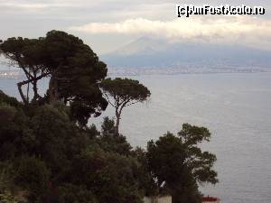 [P02] Posillipo în amug - golful Napoli şi Vezuviul » foto by Carmen Ion
 - 
<span class="allrVoted glyphicon glyphicon-heart hidden" id="av574359"></span>
<a class="m-l-10 hidden" id="sv574359" onclick="voting_Foto_DelVot(,574359,5128)" role="button">șterge vot <span class="glyphicon glyphicon-remove"></span></a>
<a id="v9574359" class=" c-red"  onclick="voting_Foto_SetVot(574359)" role="button"><span class="glyphicon glyphicon-heart-empty"></span> <b>LIKE</b> = Votează poza</a> <img class="hidden"  id="f574359W9" src="/imagini/loader.gif" border="0" /><span class="AjErrMes hidden" id="e574359ErM"></span>