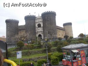 [P01] Castel Nuovo, locul de plecare în City Tour, Napoli » foto by mihaelavoicu
 - 
<span class="allrVoted glyphicon glyphicon-heart hidden" id="av1202855"></span>
<a class="m-l-10 hidden" id="sv1202855" onclick="voting_Foto_DelVot(,1202855,5128)" role="button">șterge vot <span class="glyphicon glyphicon-remove"></span></a>
<a id="v91202855" class=" c-red"  onclick="voting_Foto_SetVot(1202855)" role="button"><span class="glyphicon glyphicon-heart-empty"></span> <b>LIKE</b> = Votează poza</a> <img class="hidden"  id="f1202855W9" src="/imagini/loader.gif" border="0" /><span class="AjErrMes hidden" id="e1202855ErM"></span>