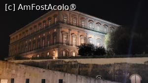 [P02] Palatul Regal din Napoli se afla in centrul orasului, fiind una dintre cele patru resedinte din regiunea Napoli, folosite de regii Bourboni in timpul domniei lor in Regatul celor Doua Sicilii, celelalte fiind Palatul Capodimonte, Palatul Portici si monumentalul Palat Regal din Caserta. » foto by geani anto
 - 
<span class="allrVoted glyphicon glyphicon-heart hidden" id="av1408015"></span>
<a class="m-l-10 hidden" id="sv1408015" onclick="voting_Foto_DelVot(,1408015,5128)" role="button">șterge vot <span class="glyphicon glyphicon-remove"></span></a>
<a id="v91408015" class=" c-red"  onclick="voting_Foto_SetVot(1408015)" role="button"><span class="glyphicon glyphicon-heart-empty"></span> <b>LIKE</b> = Votează poza</a> <img class="hidden"  id="f1408015W9" src="/imagini/loader.gif" border="0" /><span class="AjErrMes hidden" id="e1408015ErM"></span>