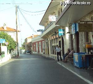 [P12] Linişte şi pace în Leonidio; la o masă câţiva cetăţeni seniori stau la taclale.  » foto by Carmen Ion
 - 
<span class="allrVoted glyphicon glyphicon-heart hidden" id="av688553"></span>
<a class="m-l-10 hidden" id="sv688553" onclick="voting_Foto_DelVot(,688553,5137)" role="button">șterge vot <span class="glyphicon glyphicon-remove"></span></a>
<a id="v9688553" class=" c-red"  onclick="voting_Foto_SetVot(688553)" role="button"><span class="glyphicon glyphicon-heart-empty"></span> <b>LIKE</b> = Votează poza</a> <img class="hidden"  id="f688553W9" src="/imagini/loader.gif" border="0" /><span class="AjErrMes hidden" id="e688553ErM"></span>