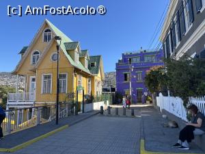 [P53] Valparaiso,casa Amarilla,în spatele căruia se află ascensorul Conception,iar clădirea mov din spate este un hotel » foto by AZE
 - 
<span class="allrVoted glyphicon glyphicon-heart hidden" id="av1530645"></span>
<a class="m-l-10 hidden" id="sv1530645" onclick="voting_Foto_DelVot(,1530645,5192)" role="button">șterge vot <span class="glyphicon glyphicon-remove"></span></a>
<a id="v91530645" class=" c-red"  onclick="voting_Foto_SetVot(1530645)" role="button"><span class="glyphicon glyphicon-heart-empty"></span> <b>LIKE</b> = Votează poza</a> <img class="hidden"  id="f1530645W9" src="/imagini/loader.gif" border="0" /><span class="AjErrMes hidden" id="e1530645ErM"></span>