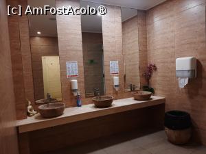 [P33] Toaletele de la piscina » foto by roxxie
 - 
<span class="allrVoted glyphicon glyphicon-heart hidden" id="av1528471"></span>
<a class="m-l-10 hidden" id="sv1528471" onclick="voting_Foto_DelVot(,1528471,5210)" role="button">șterge vot <span class="glyphicon glyphicon-remove"></span></a>
<a id="v91528471" class=" c-red"  onclick="voting_Foto_SetVot(1528471)" role="button"><span class="glyphicon glyphicon-heart-empty"></span> <b>LIKE</b> = Votează poza</a> <img class="hidden"  id="f1528471W9" src="/imagini/loader.gif" border="0" /><span class="AjErrMes hidden" id="e1528471ErM"></span>