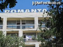 [P19] Detaliu la Hotel Romanţa. Legat de firmă, este valabilă menţiunea de la H. Bîlea. Era o firmă cu tuburi la interior şi nu trebuia cârpită efemer la exterior!...  » foto by Neptunus
 - 
<span class="allrVoted glyphicon glyphicon-heart hidden" id="av483234"></span>
<a class="m-l-10 hidden" id="sv483234" onclick="voting_Foto_DelVot(,483234,5218)" role="button">șterge vot <span class="glyphicon glyphicon-remove"></span></a>
<a id="v9483234" class=" c-red"  onclick="voting_Foto_SetVot(483234)" role="button"><span class="glyphicon glyphicon-heart-empty"></span> <b>LIKE</b> = Votează poza</a> <img class="hidden"  id="f483234W9" src="/imagini/loader.gif" border="0" /><span class="AjErrMes hidden" id="e483234ErM"></span>