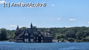 [P20] insula și vila » foto by robert
 - 
<span class="allrVoted glyphicon glyphicon-heart hidden" id="av1546105"></span>
<a class="m-l-10 hidden" id="sv1546105" onclick="voting_Foto_DelVot(,1546105,5244)" role="button">șterge vot <span class="glyphicon glyphicon-remove"></span></a>
<a id="v91546105" class=" c-red"  onclick="voting_Foto_SetVot(1546105)" role="button"><span class="glyphicon glyphicon-heart-empty"></span> <b>LIKE</b> = Votează poza</a> <img class="hidden"  id="f1546105W9" src="/imagini/loader.gif" border="0" /><span class="AjErrMes hidden" id="e1546105ErM"></span>