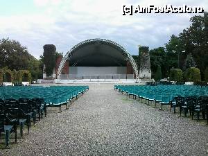 P09 [JUL-2012] Teatrul de vara