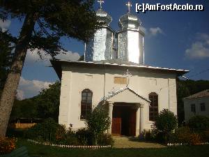 [P03] Mănăstirea Barbu - aceasta este biserica având hramul ”Sfinții Arhangheli Mihail și Gavril”, ctitorită între anii 1664-1669 de căpitanul de dorobanți Barbu Bădeanu, alături de soția sa Rada.  » foto by Floryn81
 - 
<span class="allrVoted glyphicon glyphicon-heart hidden" id="av605028"></span>
<a class="m-l-10 hidden" id="sv605028" onclick="voting_Foto_DelVot(,605028,5439)" role="button">șterge vot <span class="glyphicon glyphicon-remove"></span></a>
<a id="v9605028" class=" c-red"  onclick="voting_Foto_SetVot(605028)" role="button"><span class="glyphicon glyphicon-heart-empty"></span> <b>LIKE</b> = Votează poza</a> <img class="hidden"  id="f605028W9" src="/imagini/loader.gif" border="0" /><span class="AjErrMes hidden" id="e605028ErM"></span>