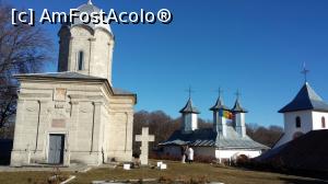 [P20] Schitul Cetățuia - biserica veche dar și cea nouă » foto by Aurici
 - 
<span class="allrVoted glyphicon glyphicon-heart hidden" id="av709986"></span>
<a class="m-l-10 hidden" id="sv709986" onclick="voting_Foto_DelVot(,709986,5439)" role="button">șterge vot <span class="glyphicon glyphicon-remove"></span></a>
<a id="v9709986" class=" c-red"  onclick="voting_Foto_SetVot(709986)" role="button"><span class="glyphicon glyphicon-heart-empty"></span> <b>LIKE</b> = Votează poza</a> <img class="hidden"  id="f709986W9" src="/imagini/loader.gif" border="0" /><span class="AjErrMes hidden" id="e709986ErM"></span>