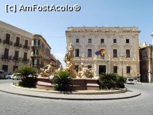 [P13] Piazza Archimede mărginită de Palatul Băncii Sicilia, în centrul pieței tronează Fontana di Diana » foto by irinad
 - 
<span class="allrVoted glyphicon glyphicon-heart hidden" id="av893161"></span>
<a class="m-l-10 hidden" id="sv893161" onclick="voting_Foto_DelVot(,893161,5466)" role="button">șterge vot <span class="glyphicon glyphicon-remove"></span></a>
<a id="v9893161" class=" c-red"  onclick="voting_Foto_SetVot(893161)" role="button"><span class="glyphicon glyphicon-heart-empty"></span> <b>LIKE</b> = Votează poza</a> <img class="hidden"  id="f893161W9" src="/imagini/loader.gif" border="0" /><span class="AjErrMes hidden" id="e893161ErM"></span>