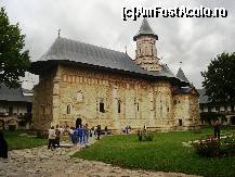 [P08] Mănăstirea neamţ-Biserica Înălţarea Domnului cu aleea pe care se zăreşte piatra ce marchează locul unde s-a săvârşit minunea descoperirii moaştelor unui călugăr necunoscut » foto by mariana.olaru
 - 
<span class="allrVoted glyphicon glyphicon-heart hidden" id="av83301"></span>
<a class="m-l-10 hidden" id="sv83301" onclick="voting_Foto_DelVot(,83301,5504)" role="button">șterge vot <span class="glyphicon glyphicon-remove"></span></a>
<a id="v983301" class=" c-red"  onclick="voting_Foto_SetVot(83301)" role="button"><span class="glyphicon glyphicon-heart-empty"></span> <b>LIKE</b> = Votează poza</a> <img class="hidden"  id="f83301W9" src="/imagini/loader.gif" border="0" /><span class="AjErrMes hidden" id="e83301ErM"></span>