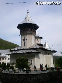 P12 [MAY-2010] Manastirea Crisan - Judetul Hunedoara, vazuta de pe malul lacului.